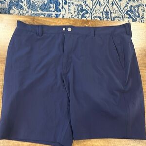 Like new vineyard vines shorts size 40